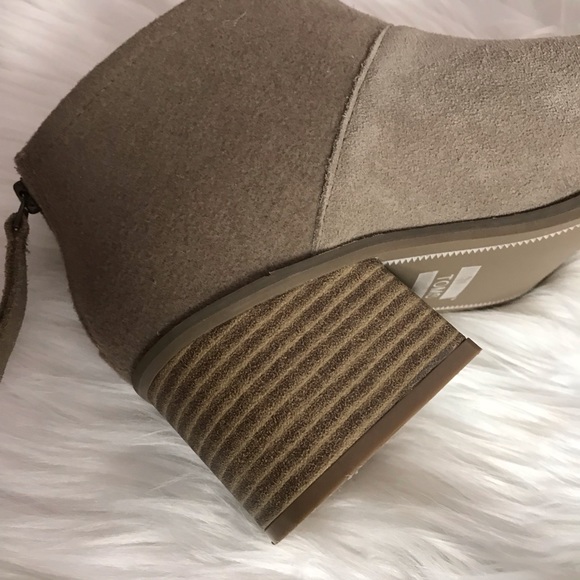 TOMS Two Tone Lacie Tan Ankle Booties SIZE 7.5 - Picture 11 of 12